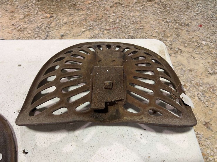 (3)-cast-iron-seats-image-15