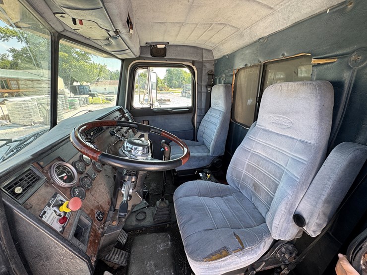 #1642-•-1995-peterbilt-dump-truck-image-25