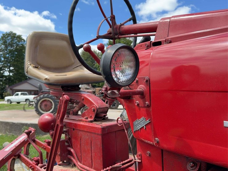 farmall-400-image-81