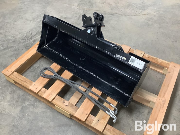 40”-mini-excavator-tilt-bucket-image-7