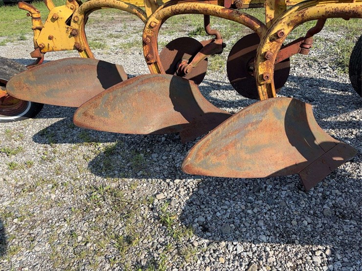 minneapolis-moline-plow-image-15