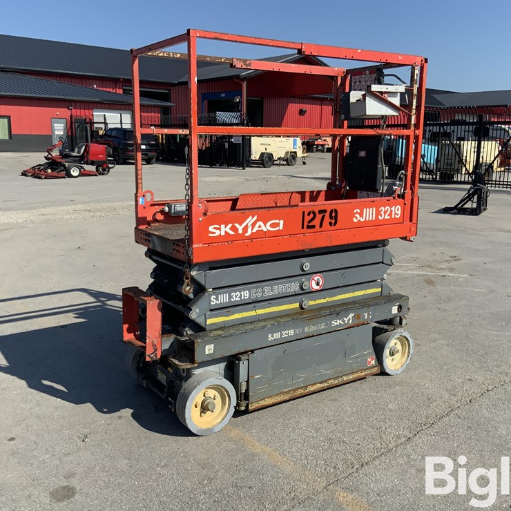 2013 SKYJACK SJIII3219
