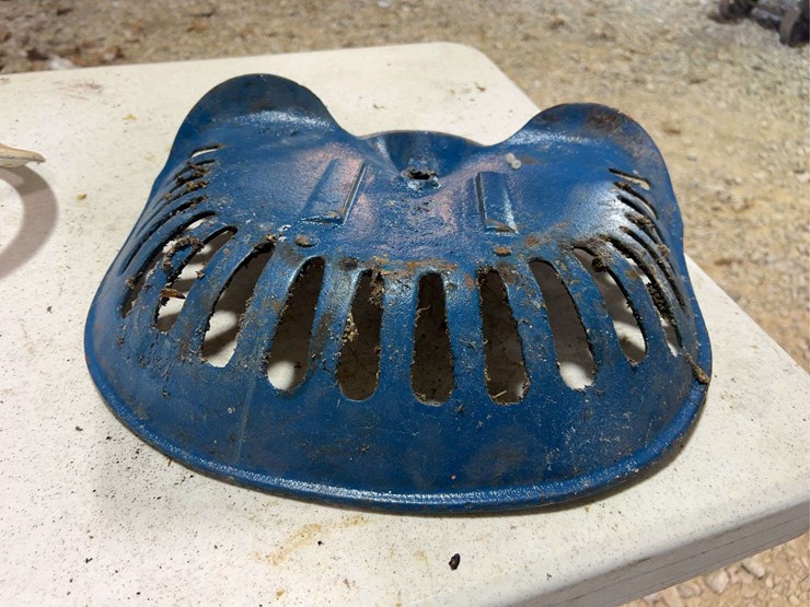 (3)-cast-iron-seats-image-6