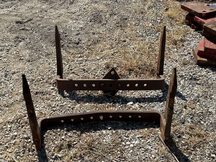 (2)-fast-hitch-drawbars-for-an-international-image-4