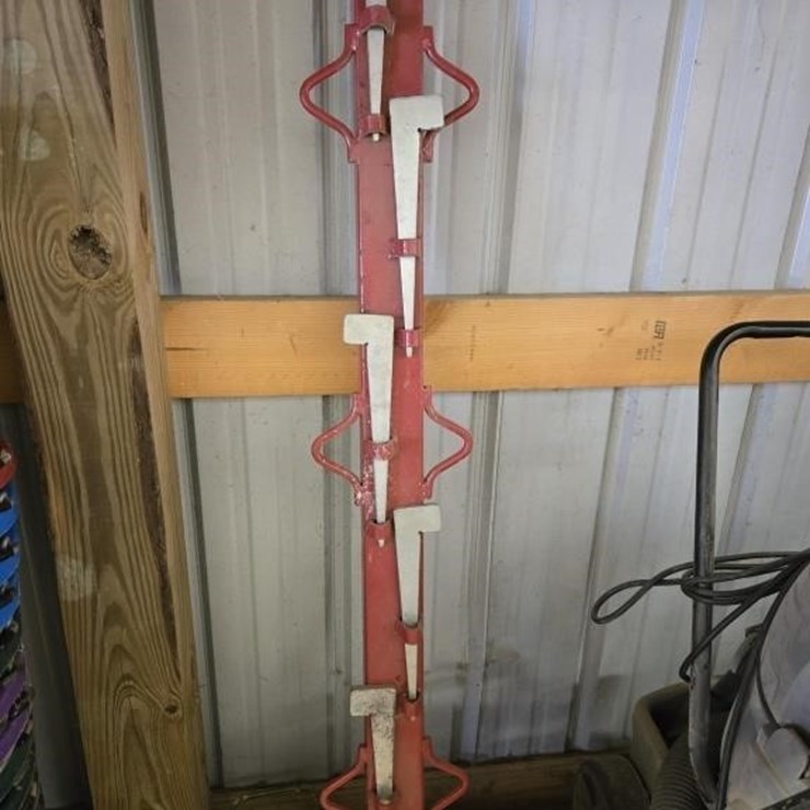 Fence stretcher bar. fence roller and Rolling Meas