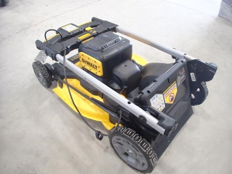 dewalt-21.5-in.-electric-push-mower-image-3