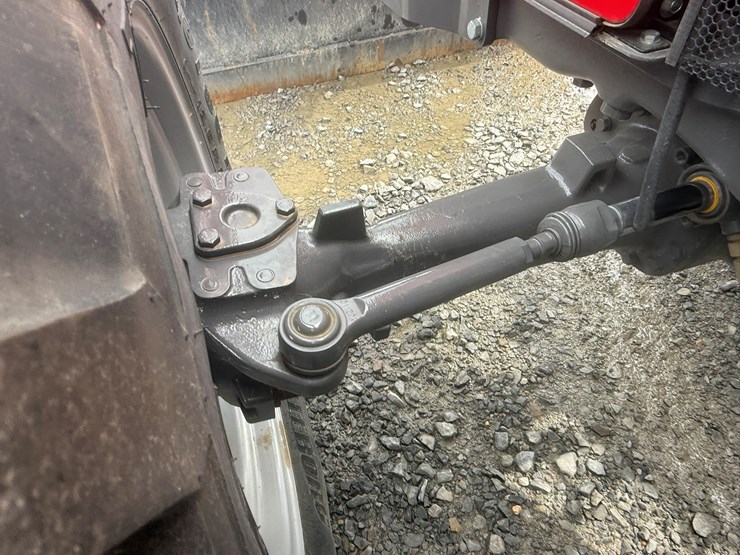 2022-massey-ferguson-4710-image-28