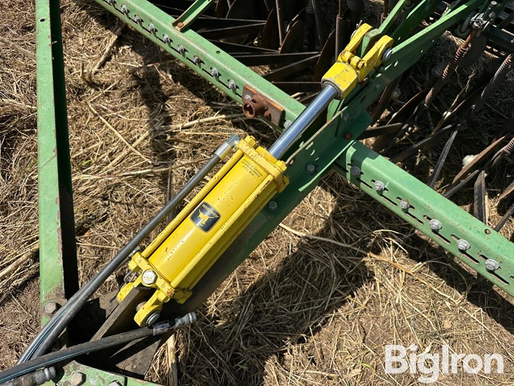 john-deere-8300-image-11
