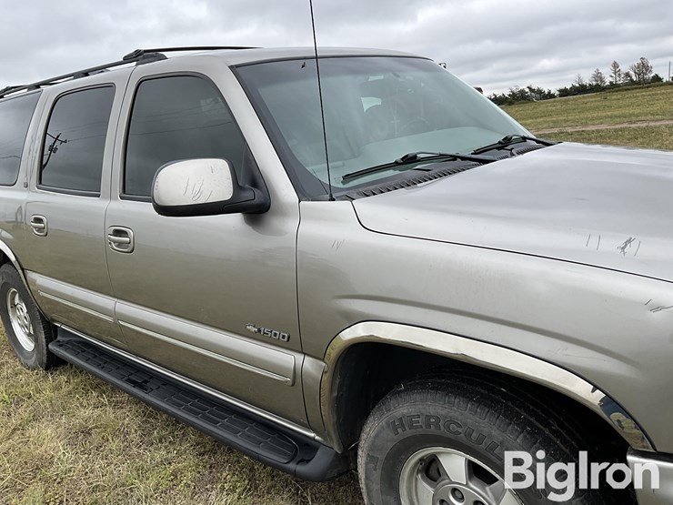 2001-chevrolet-suburban-1500-image-14
