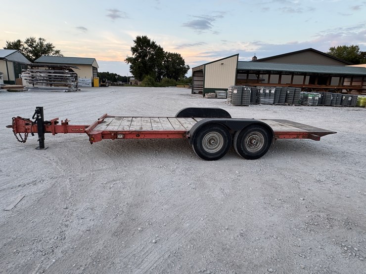 #1646-•-1991-ditch-witch-18ft-heavy-duty-tilt-trailer-image-1