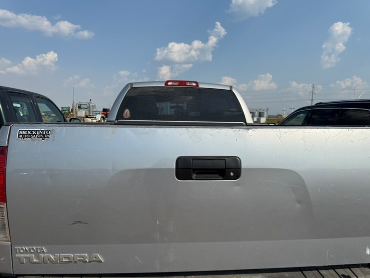 2011-toyota-tundra-image-9