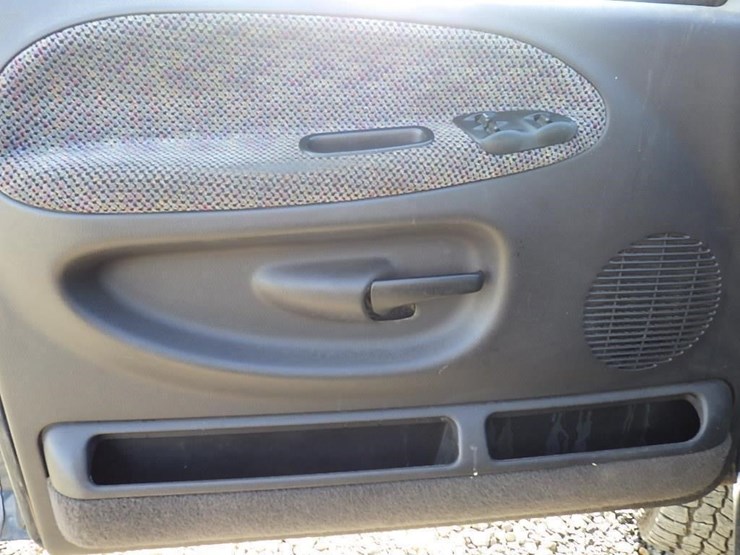 2001-dodge-2500-image-20