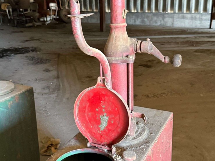 pair-of-phillips-pump-&-tank-co.-model-90bs-fuel-pumps-with-tanks-image-7