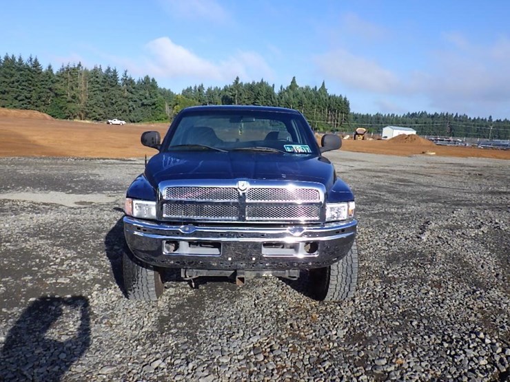2001-dodge-2500-image-2