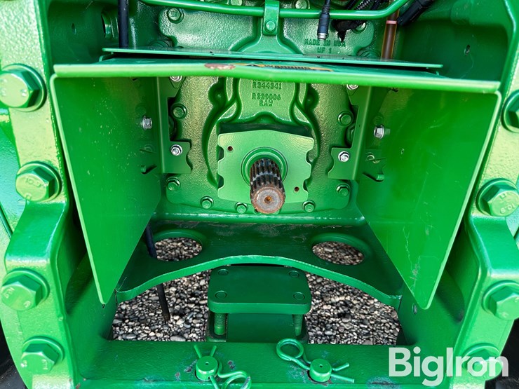 2023-john-deere-8r-370-image-18