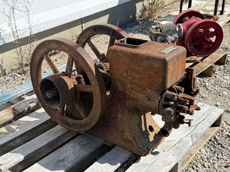 economy-hit-&-miss-gas-engine-image-1