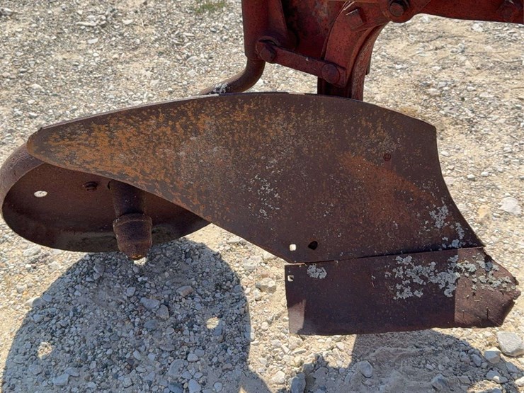 2-bottom-plow-image-22