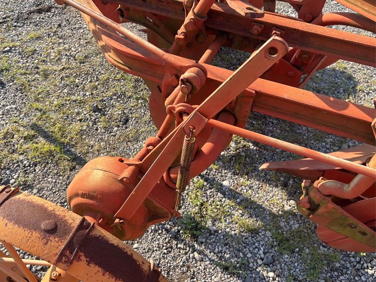 moline-5-bottom-plow-image-18