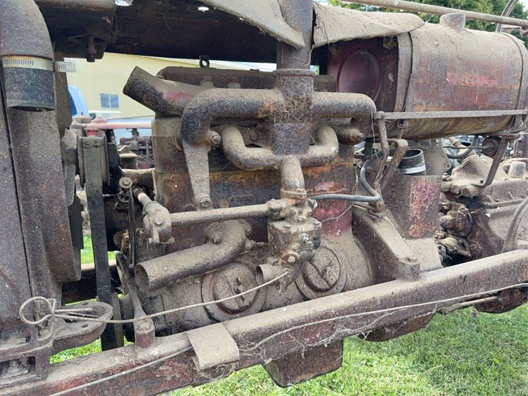 farmall-f-20-image-47