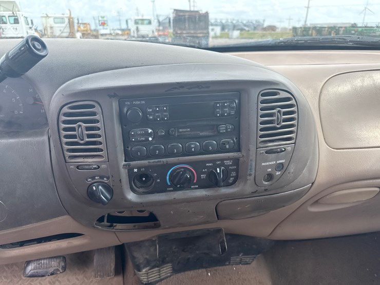 1999-ford-f150-image-27