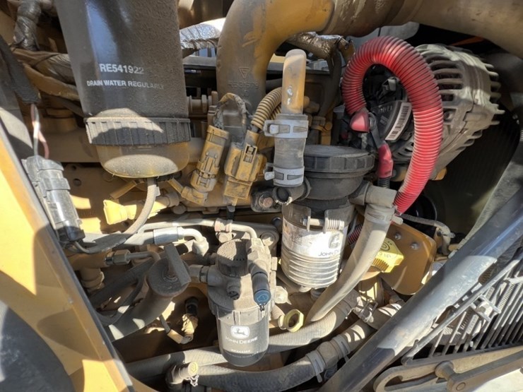 2014-deere-410k-image-14