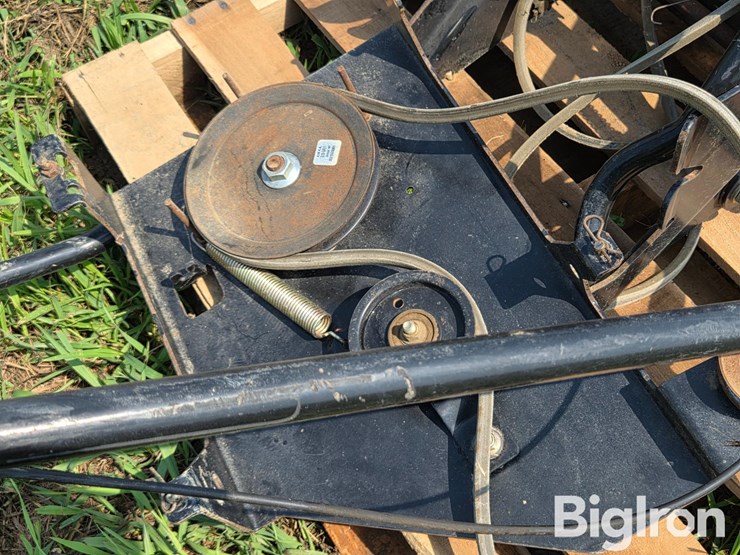 john-deere-318-image-10