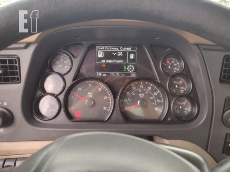 2020-peterbilt-567-image-9