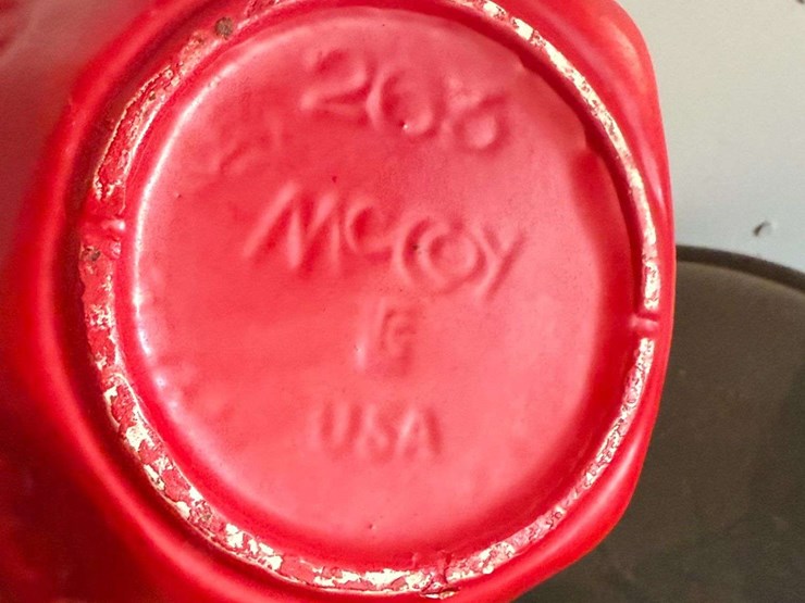 mccoy-pottery-strawberry-cookie-jar-image-3