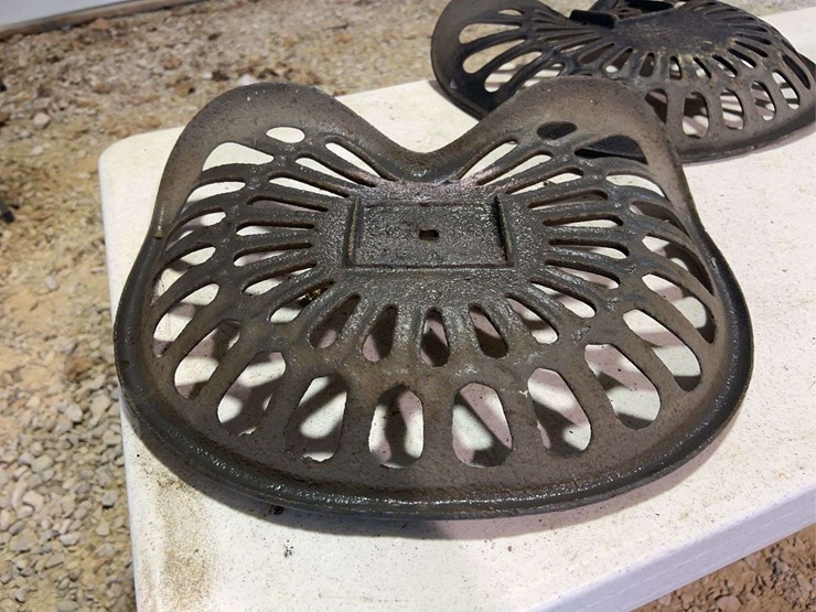 (2)-cast-iron-seats-image-18