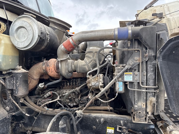 1996-mack-ch613-image-59