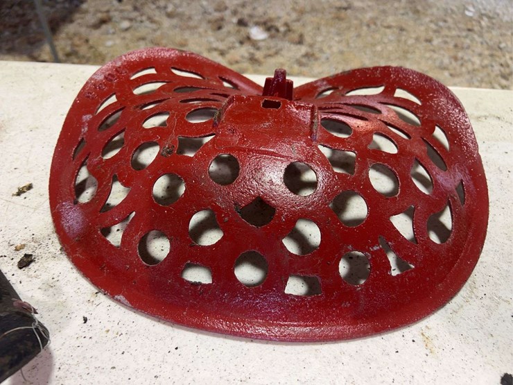 (3)-cast-iron-seats-image-11