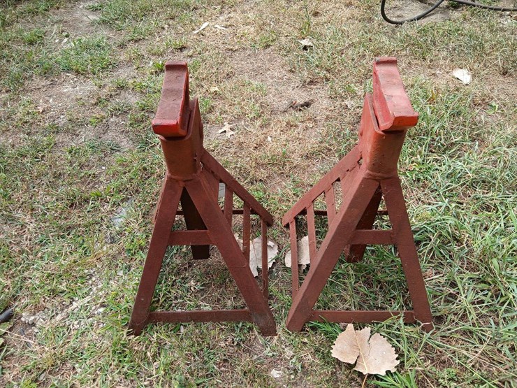 2-jack-stands-image-3