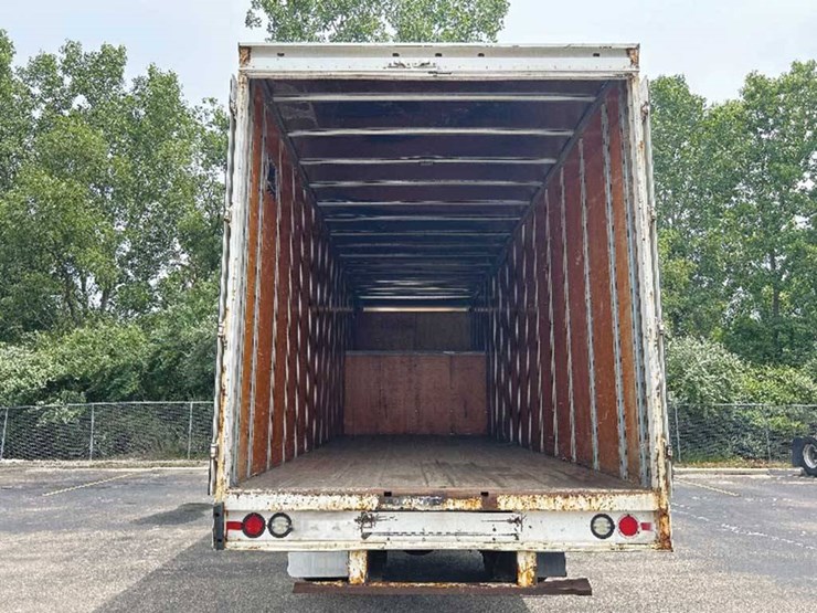 2018-freightliner-m2-106-business-class-image-3