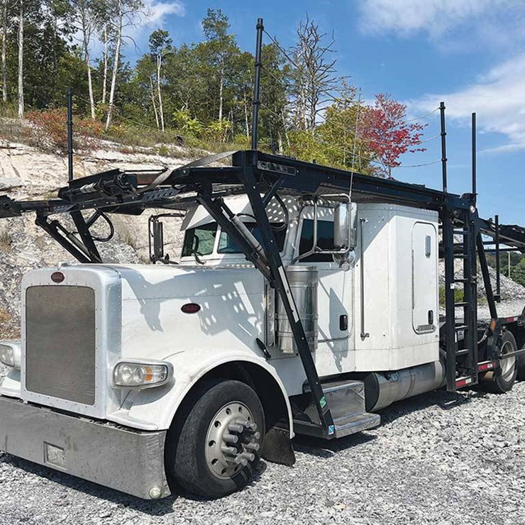 2018 PETERBILT 389