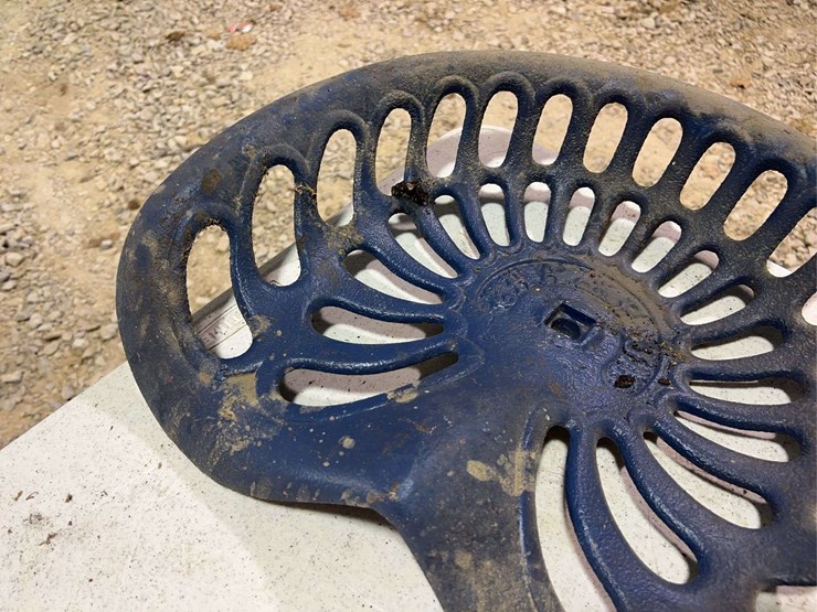 (3)-cast-iron-seats-image-3