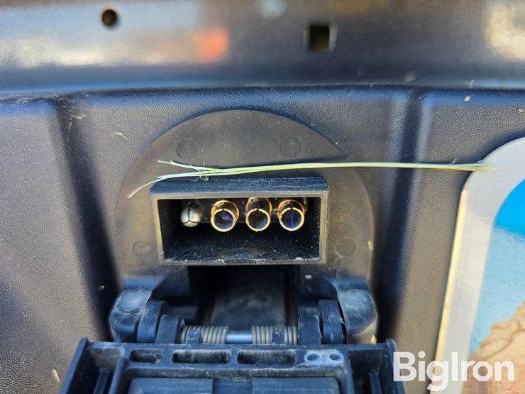 2021-ram-1500-classic-image-18