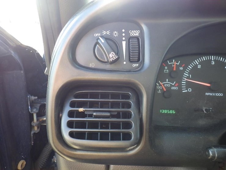 2001-dodge-2500-image-25