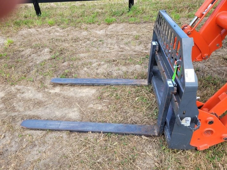 2021-cdi-3000#-cap.-pallet-forks-image-1