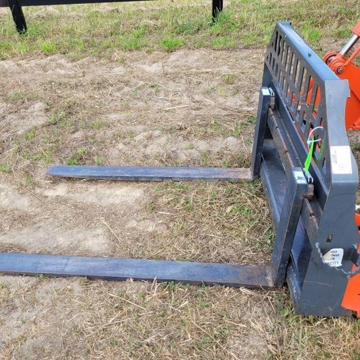2021 CDI 3000# Cap. Pallet Forks