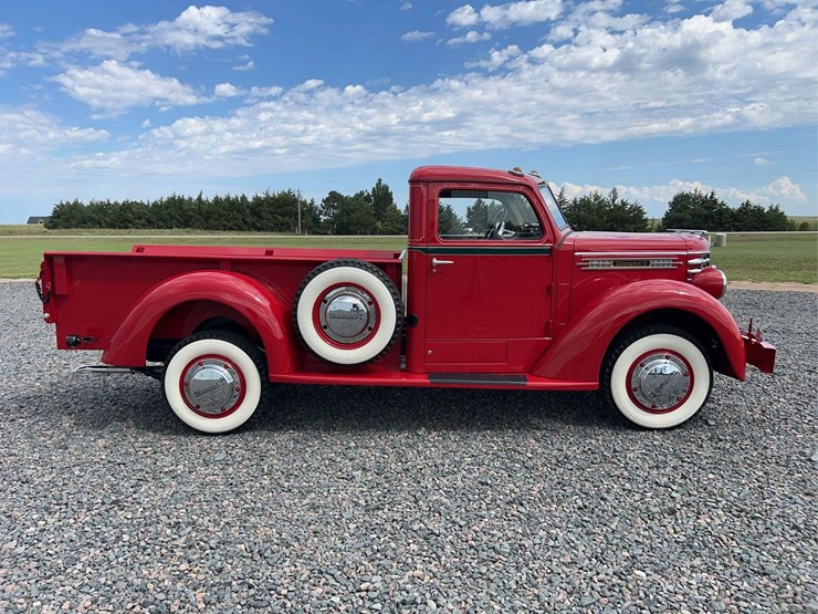 1948-diamond-t-201-one-ton-pickup-image-2