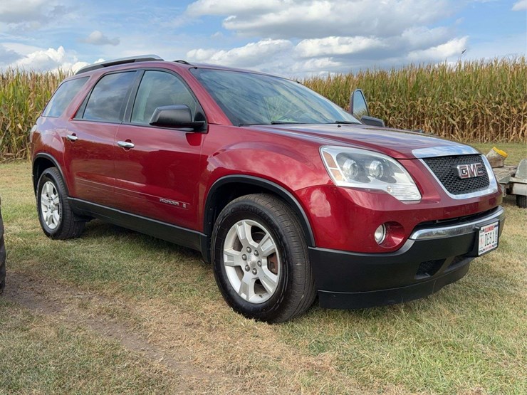 2007-gmc-acadia-image-1