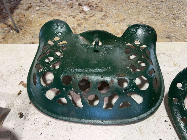(3)-cast-iron-seats-image-11