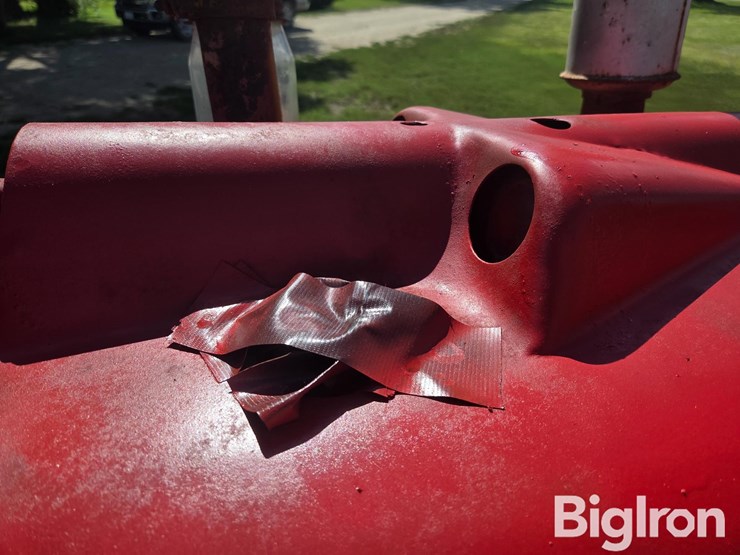 1949-farmall-m-2wd-tractor-image-11