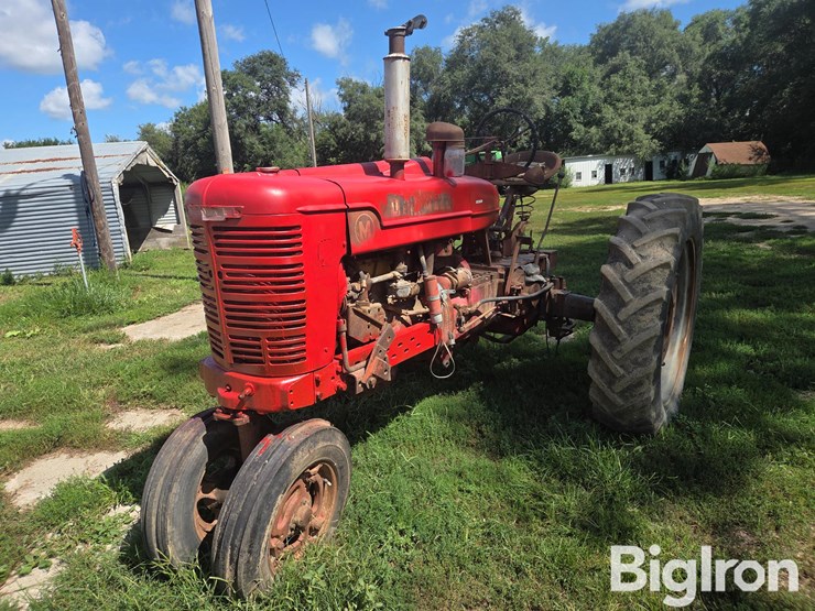 1949-farmall-m-2wd-tractor-image-1