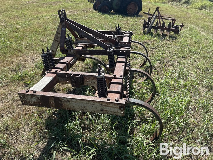 graham-b-sm8aa-3-pt-7-shank-chisel-plow-image-8