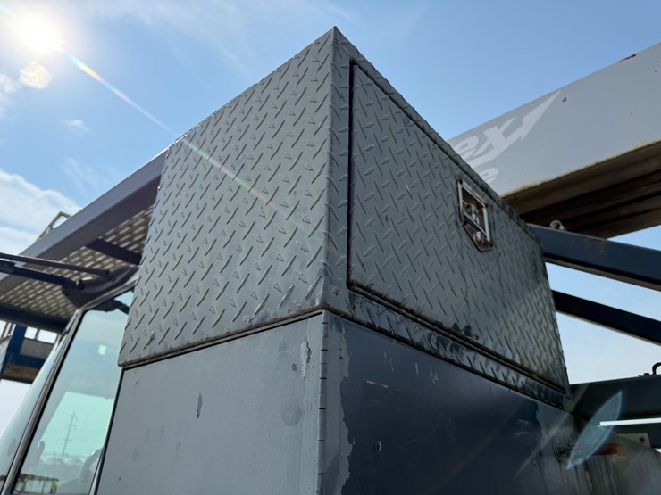 2005-international-durastar-4300-image-46