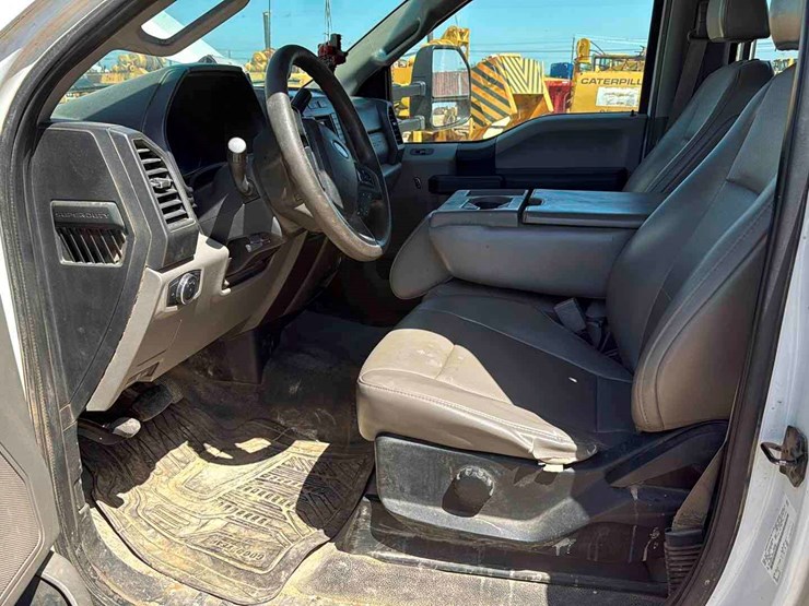 2019-ford-f550-image-8