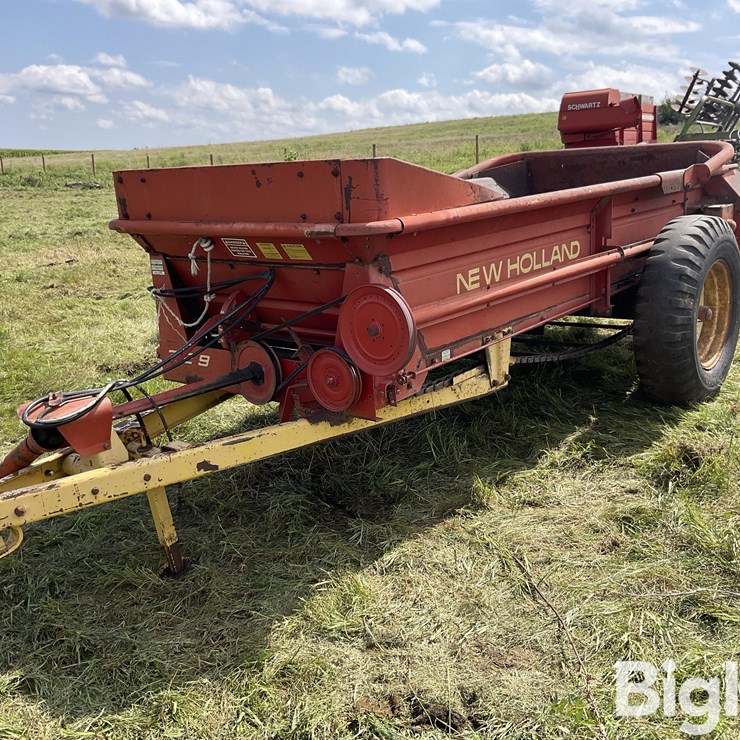 NEW HOLLAND 329