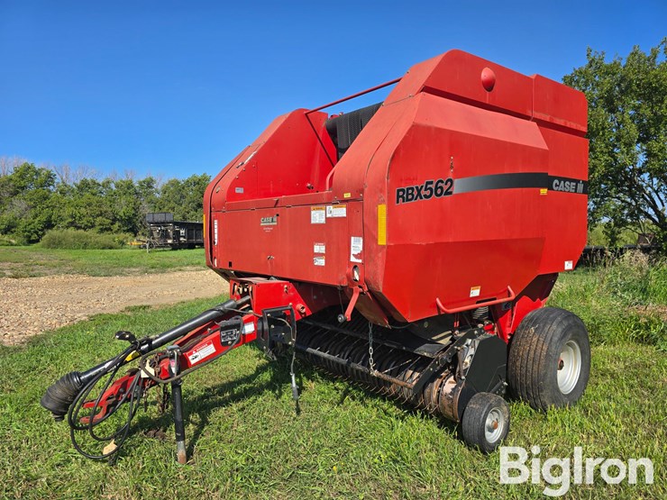2005-case-ih-rbx562-image-1