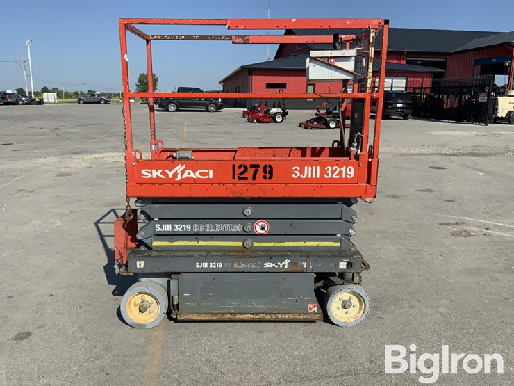 2013-skyjack-sjiii3219-image-8